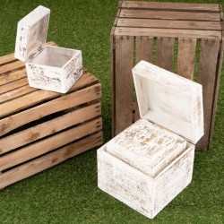 Sada drevených vintage boxov, biele