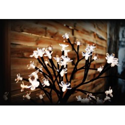 Dekoratívny LED strom s kvetmi, teple biely