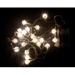 Vianočná reťaz - snehové hviezdy, teple biele, 20 LED